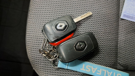 Zdjęcie przedmiotu: RENAULT/CARPOL TRAFIC Combi 2.0 dCi E6d 3.1t L2 Pack Clim