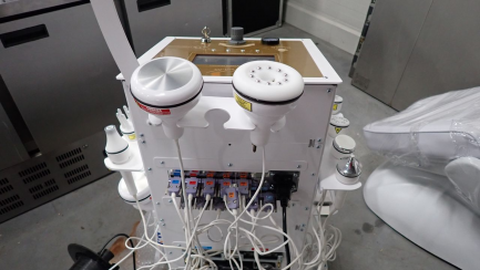 Zdjęcie przedmiotu: ALL INCLUSIVE GOLD III 18W1 cosmetic harvester