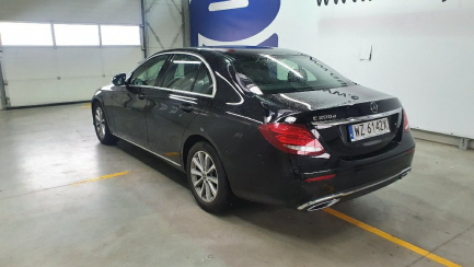 Zdjęcie przedmiotu: Mercedes-benz E 200 Sedan / Limousine