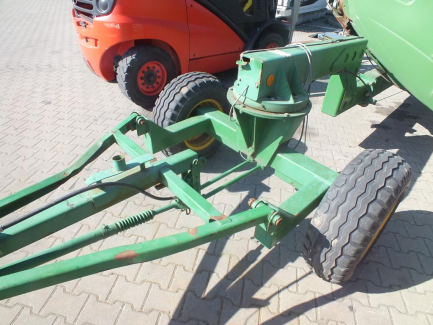 Zdjęcie przedmiotu: JOHN DEERE S690 S600 harvester + header JOHN DEERE model 635R with a header carriage