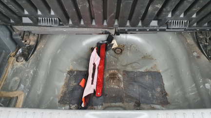 Zdjęcie przedmiotu: Toyota Prius 1.8 HSD Premium