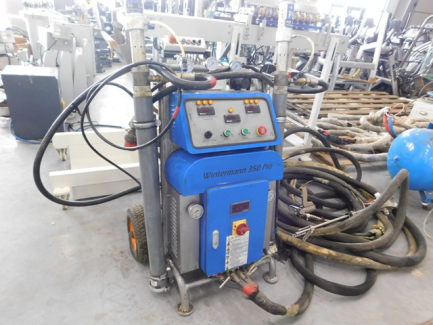 Zdjęcie przedmiotu: A set for spraying and polyurethane injection