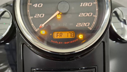 Zdjęcie przedmiotu: Harley Davidson Road King Special