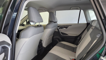 Zdjęcie przedmiotu: Toyota RAV4 2.5 Hybrid Executive 4x4