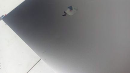 Zdjęcie przedmiotu: Notebook / Laptop Apple MacBook Pro 16" with Touch Bar, 2.6GHz Intel Core i7 6-Core, 32GB, 512GB SSD - Space Grey, MVVJ2ZE/A/R1