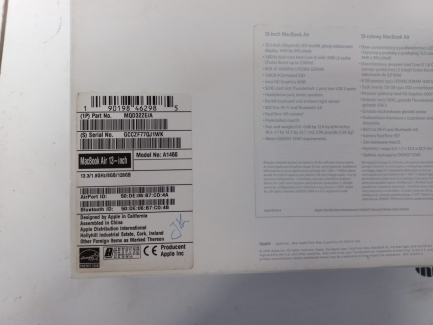 Zdjęcie przedmiotu: Notebook / Laptop Apple MacBook Air 13" Intel Core i5 1.8 GHz, 8 GB RAM, 128 GB SSD - silver, product code MQD32ZE/A