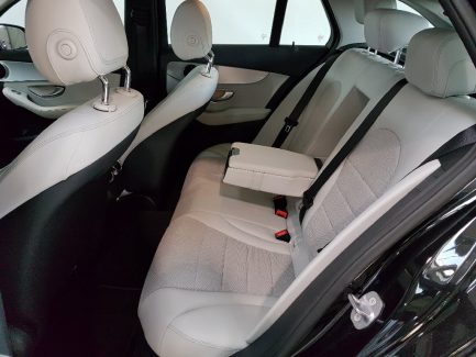 Zdjęcie przedmiotu: Mercedes-benz C200