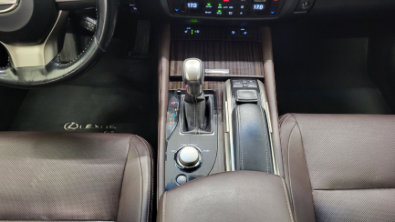 Zdjęcie przedmiotu: Lexus GS 200t / 300 Elegance