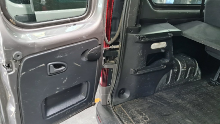 Zdjęcie przedmiotu: Opel Vivaro L2H1 2,9t 1.6 BiTurbo CDTI Euro 6 1598ccm - 125HP