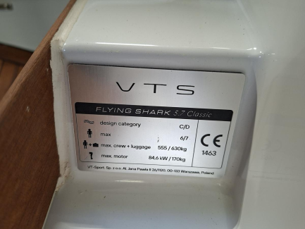 Zdjęcie przedmiotu: VTS FLYING SHARK CLASSIC 5.7 electric motor boat