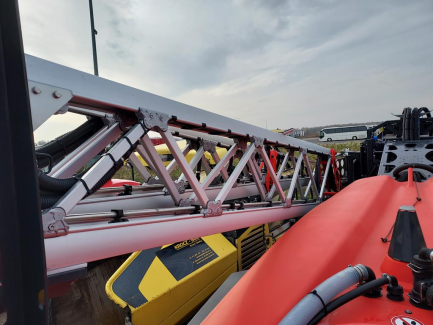 Zdjęcie przedmiotu: Kubota XTS4 trailed field sprayer with HSA 24/7 boom