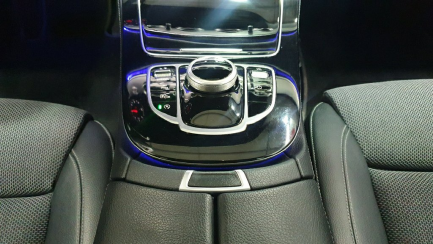 Zdjęcie przedmiotu: Mercedes-benz E 200 Sedan / Limousine