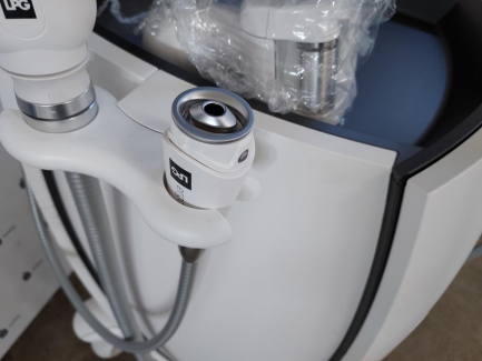 Zdjęcie przedmiotu: A medical device for the regeneration and stimulation of skin tissues with LPG CELLU M6 ALLIANCE