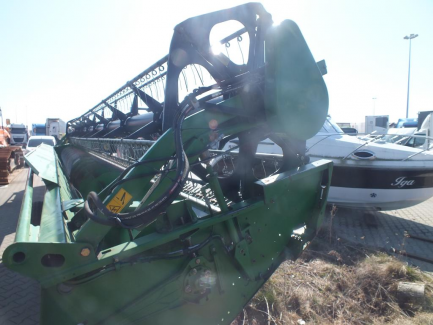 Zdjęcie przedmiotu: JOHN DEERE S690 S600 harvester + header JOHN DEERE model 635R with a header carriage