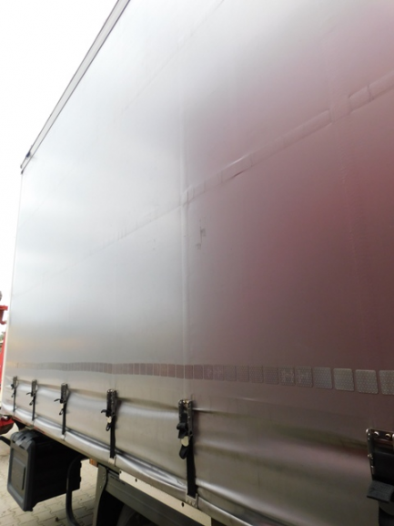 Zdjęcie przedmiotu: KRONE SD Curtain semitrailer