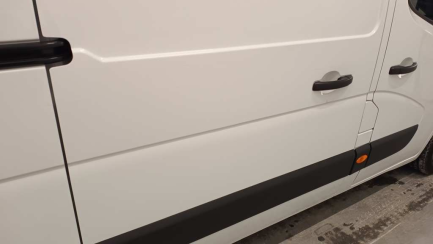 Zdjęcie przedmiotu: Renault Master FWD 2.3 dCi E6d 3.5t L3H3 Pack Clim