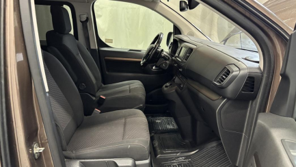 Zdjęcie przedmiotu: Toyota ProAce Verso 2.0 CRD E6.2 2.9t Medium Family S&S Aut.