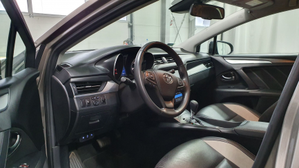 Zdjęcie przedmiotu: Toyota Avensis sedan