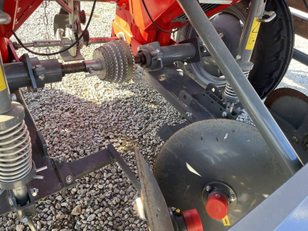 Zdjęcie przedmiotu: Dwurzędowa sadzarka do ziemniak&oacute;w UNIA KORA 2W