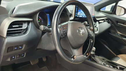 Zdjęcie przedmiotu: Toyota C-HR 1.8 Hybrid Selection