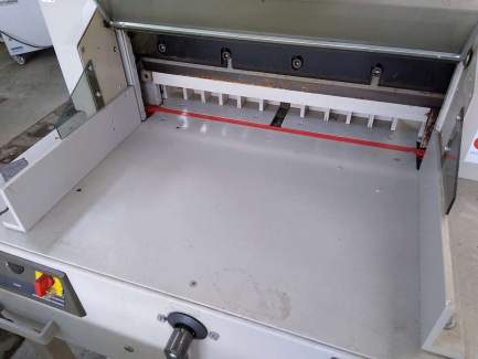 Zdjęcie przedmiotu: BIO-SYSTEM G52H hydraulic cutter