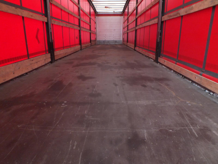 Zdjęcie przedmiotu: SCHMITZ CARGOBULL SCB*S3T Curtain semitrailer