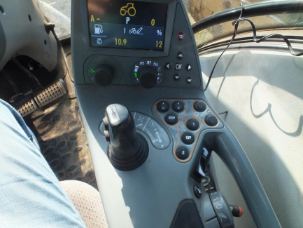 Zdjęcie przedmiotu: VALTRA T213 VERSU agricultural tractor