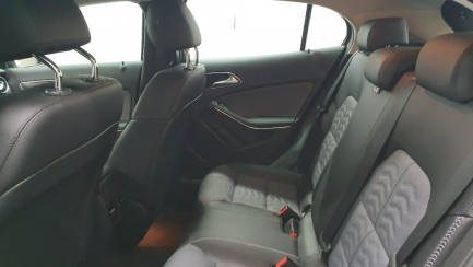 Zdjęcie przedmiotu: Mercedes-benz Gla Hatchback