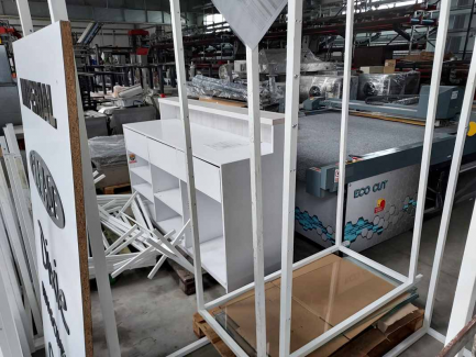 Zdjęcie przedmiotu: Wyposażenie meblowe do sklepu 