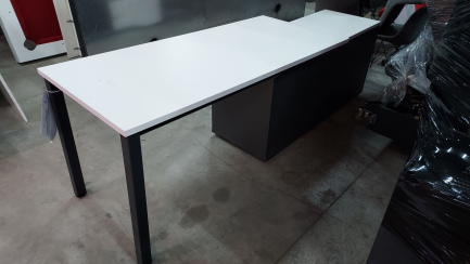 Zdjęcie przedmiotu: Room equipment - furniture