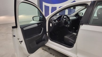 Zdjęcie przedmiotu: Skoda Rapid 1.0 TSI Ambition Відсутність документації на встановлення газу