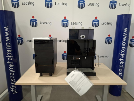 Ekspres ciśnieniowy do kawy FRESCO X580C + Lodówka MILK COOLER C5