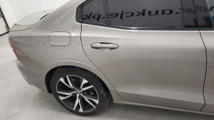 Zdjęcie przedmiotu: Volvo S60 B4 B R-Design aut