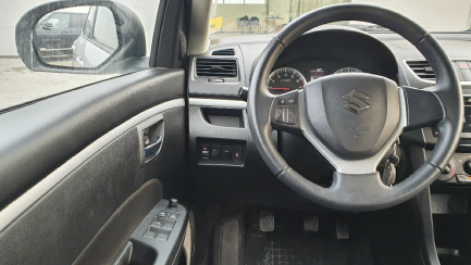 Zdjęcie przedmiotu: Suzuki Swift Hatchback