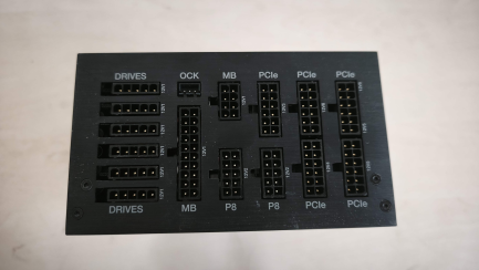 Zdjęcie przedmiotu: A set of computer components