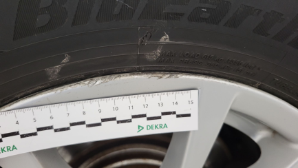 Zdjęcie przedmiotu: BMW 318i GPF Advantage aut