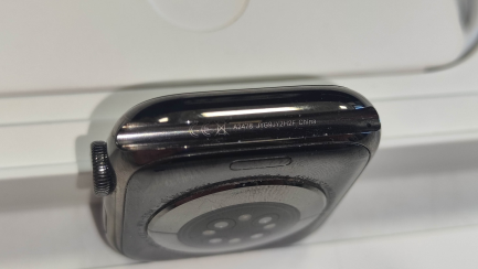 Zdjęcie przedmiotu: Zegarek / Smartwatch Apple Watch 7 45mm GPS + Cellular stal nierdzewna w kolorze mocnego grafitu z bransoletą mediolańską w kolorze mocnego grafitu kod prod. MKL33WB/A