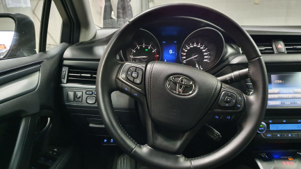 Zdjęcie przedmiotu: Toyota Avensis sedan