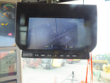 Zdjęcie przedmiotu: Kombajn zbożowy NEW HOLLAND TC 5.80 479 + header NEW HOLLAND 17 + w&oacute;zek