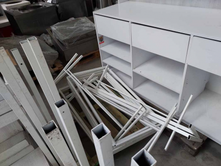 Zdjęcie przedmiotu: Wyposażenie meblowe do sklepu 