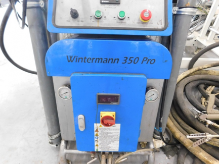 Zdjęcie przedmiotu: A set for spraying and polyurethane injection