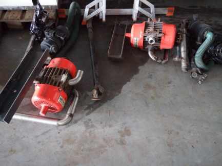 Zdjęcie przedmiotu:  3x Kompresor łopatkowy E140 z przystawką mocy PTO VOLVO do rozładunku materiał&oacute;w do materiał&oacute;w płynnych i p&oacute;łpłynnych Mouvex Blackmer ENTERPRISE Series 140 N