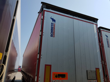 Zdjęcie przedmiotu: SCHMITZ CARGOBULL SCB*S3T Curtain semitrailer