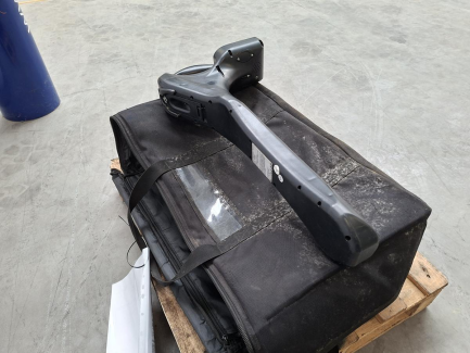 Zdjęcie przedmiotu: Wykrywacz instalacji podziemnych LEICA ULTRA STANDARD