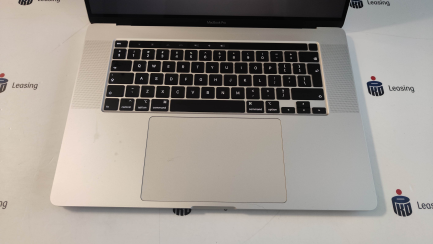 Zdjęcie przedmiotu: Ноутбук Apple MacBook Pro 16 дюймів із сенсорною панеллю, 6-ядерний процесор Intel Core i7 2.6 ГГц, 9-е покоління, 16 ГБ оперативної пам'яті, SSD на 512 ГБ (колір "сірий космос"), код товару MVVL2ZE/A