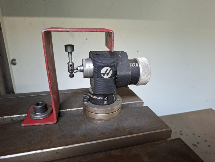 Zdjęcie przedmiotu: Pionowe centrum obr&oacute;bcze HAAS VF-3SS