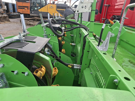 Zdjęcie przedmiotu: Czterorzędowa sadzarka do ziemniak&oacute;w z napędem hydraulicznym AVR CERES 440