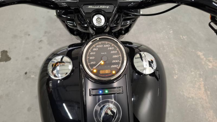 Zdjęcie przedmiotu: Harley Davidson Road King Special