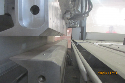 Zdjęcie przedmiotu: SALVAGNINI P2 Performer bending center - a CNC device designed for bending metal sheets up to 2 mm thick.