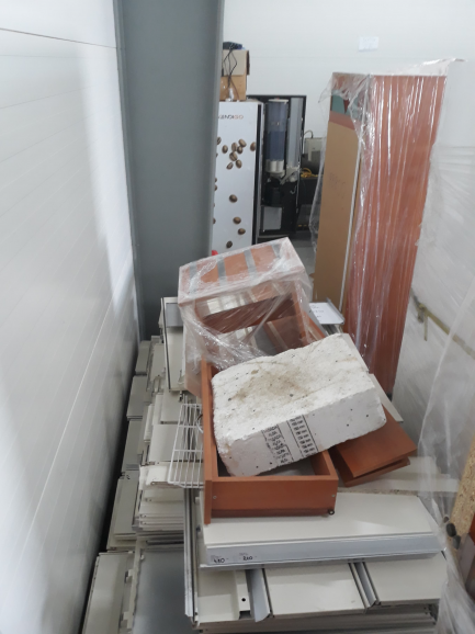 Zdjęcie przedmiotu: Bookcase and service counter